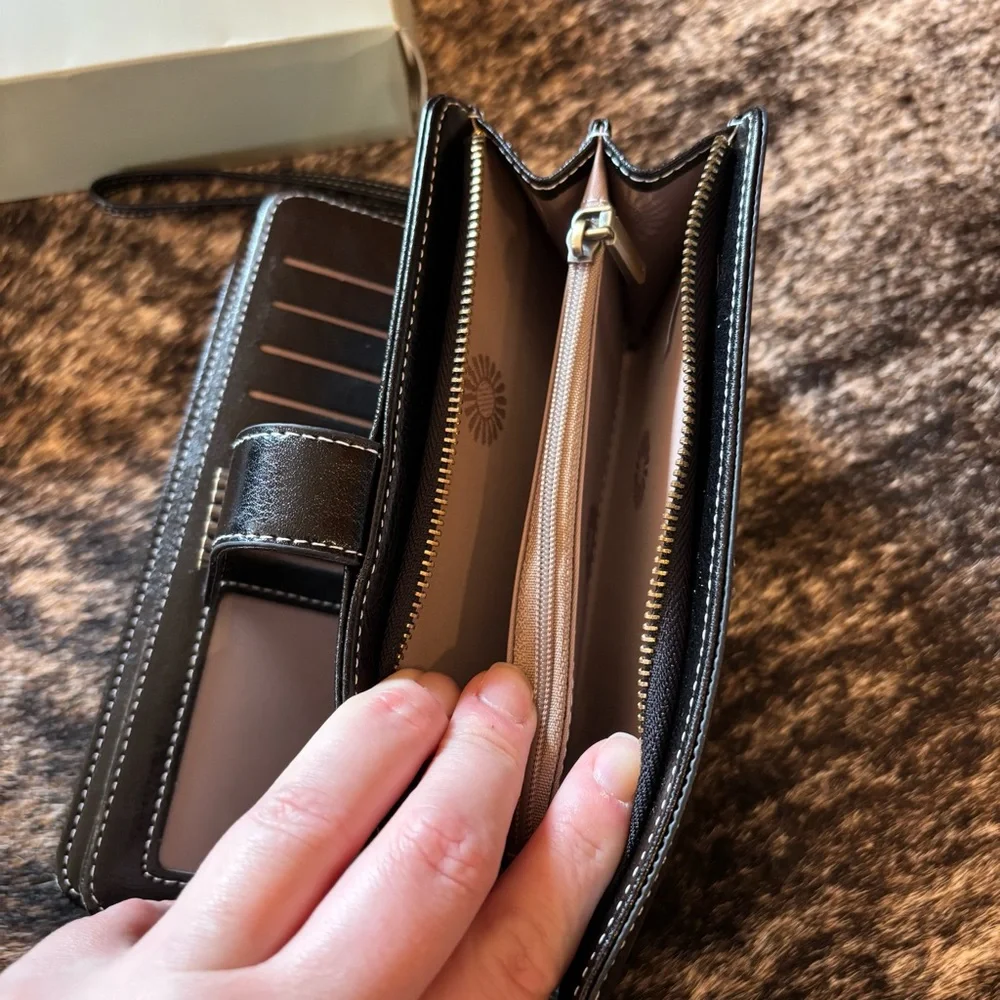 NWT Black Faux Leather Sunflower Detail Wallet / Wristlet, Lots of space! - Picture 8 of 14